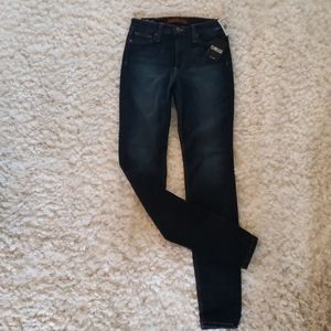 Joe's Jeans Jeans - Joe's Flawless High Rise Skinny. NEVER BEEN WORN Joe's Jeans Jeans - Joe's Flawless High Rise Skinny. NEVER BEEN WORN